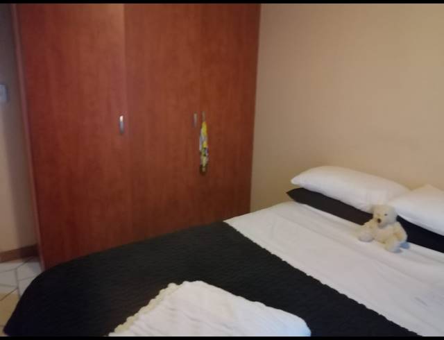 1 BEDROOM APARTMENT FOR SALE IN RUSTENBURG CENTRAL